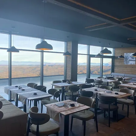 Sky View Apartment *